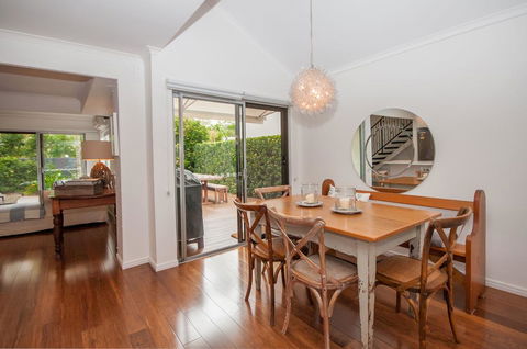 Barbados Noosa - Phillip Island Accommodation 0