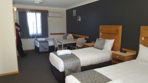 Bathurst Gold Panner - Phillip Island Accommodation 2