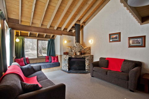 Battys - Phillip Island Accommodation 0
