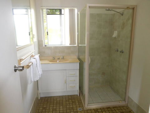 Bayshores Apartment Hervey Bay - Phillip Island Accommodation 3