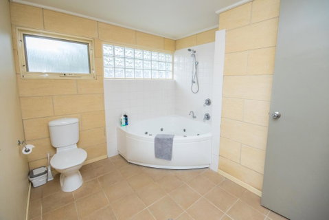 Bayview No 1 - Next To The Beach! - Phillip Island Accommodation 2