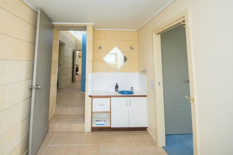 Bayview No 1 - Next To The Beach! - Phillip Island Accommodation 3