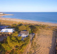 Beach Cottage In The Heart Of Mandurah - Phillip Island Accommodation