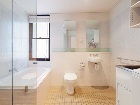 Beach View At One Mile', 8/26 One Mile Close - Infinity Complex Pool & WIFI - Phillip Island Accommodation 2