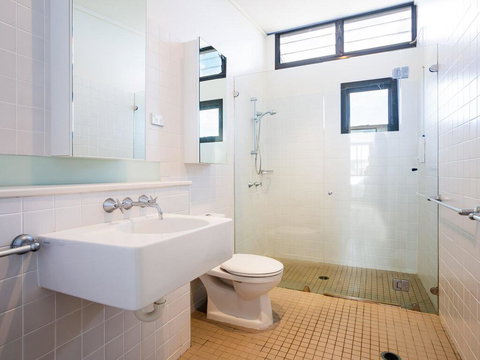 Beach View At One Mile', 8/26 One Mile Close - Infinity Complex Pool & WIFI - Phillip Island Accommodation 1