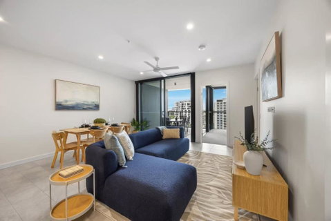 Rivello Apartments - Free Secure Car Park, 6km To City, Ferry Terminal, Eat Street, Rooftop Pool, Sauna, Portside Dinning - Phillip Island Accommodation 2