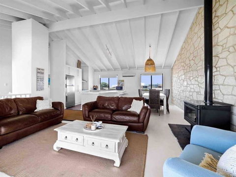 Relaxing Getaway Beachfront Access Multi Family Pets Mandurah - Phillip Island Accommodation 0