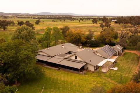 Redbank Estate - Luxury In Scone - Phillip Island Accommodation 0