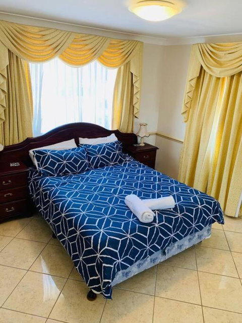 Redcliffe Villa - Phillip Island Accommodation 1