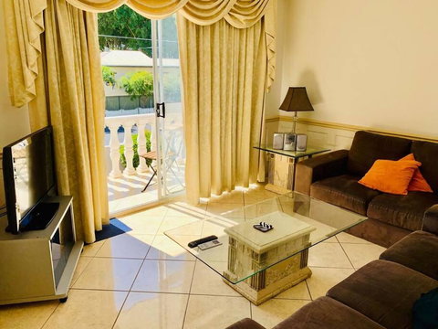Redcliffe Villa - Phillip Island Accommodation 3