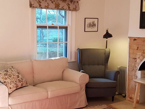 Redruth - 2 Bedroom Cottage Situated In Wandiligong - Phillip Island Accommodation 2