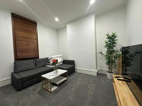 Remarkable 2 Bedroom House At The Centre Of Darlinghurst - Phillip Island Accommodation 0