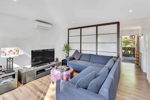 Ren Basera - Phillip Island Accommodation 2