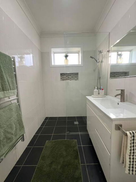 Renovated 3 Bedroom House - Phillip Island Accommodation 2