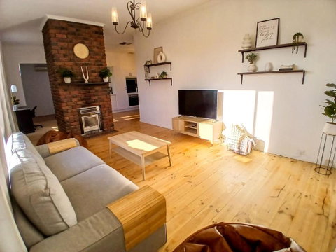 Renovated 3BD With Pool And Spa Bath - Phillip Island Accommodation 2