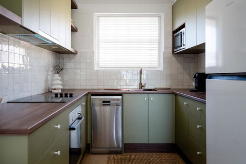 Renovated Apartment With Ocean Views - Phillip Island Accommodation 2