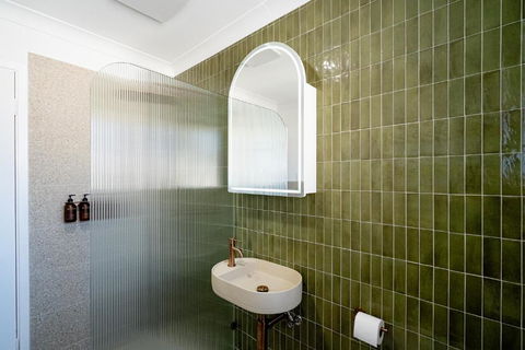 Renovated Apartment With Ocean Views - Phillip Island Accommodation 1