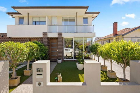 Renovated Bright Modern Retreat - Phillip Island Accommodation 0