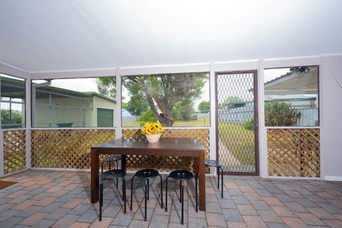 Renovated Little Cottage Aberdare Hunter Valley - Phillip Island Accommodation 3