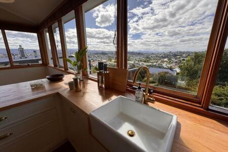 Renovated Cottage Near Cataract Gorge Launceston - Phillip Island Accommodation 2