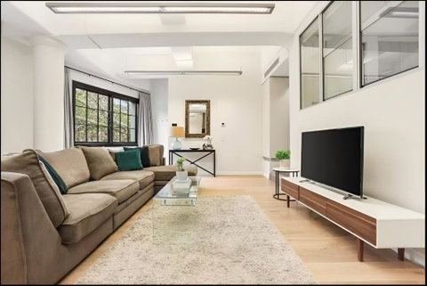 Renovated Warehouse Conversion In Heart Of Sydney - Phillip Island Accommodation 1