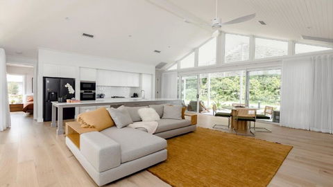 Resort Style Living With Pool, Tennis Court And Beach - Phillip Island Accommodation 0