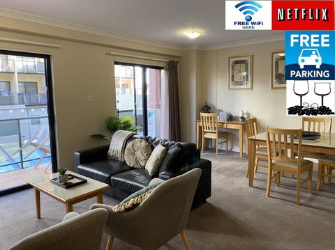 RIVERSIDE CITY VIEW PARKING NETFLIX WIFI WINE FREE - Phillip Island Accommodation 0