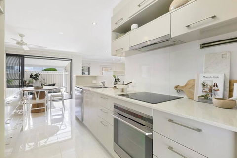 Riviera Road Miami - 4BRM Dual Villa - Phillip Island Accommodation 2
