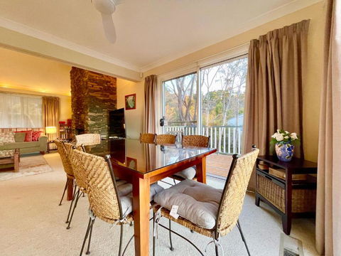 Rocky Mountain Cottage - Phillip Island Accommodation 3