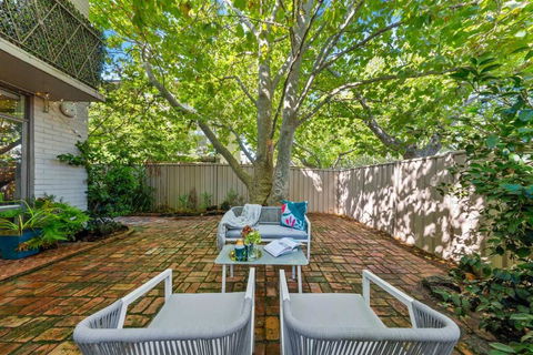 Romantic Retreat With Garden - Phillip Island Accommodation 1