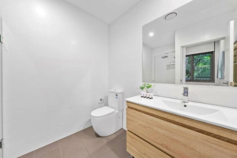 Rooftop 2 Bed Apt With Terrace At Newtown MHS - Phillip Island Accommodation 2