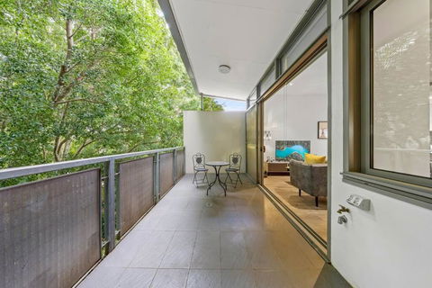 Rooftop 2 Bed Apt With Terrace At Newtown - Phillip Island Accommodation 3