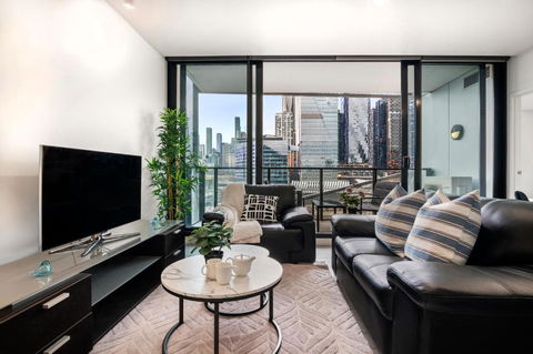 Rooftop Pool 2BR Apartment At Marvel Stadium With Free Parking - Phillip Island Accommodation 1