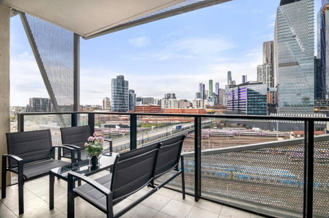 Rooftop Pool 2BR Apartment At Marvel Stadium With Free Parking - Phillip Island Accommodation 2