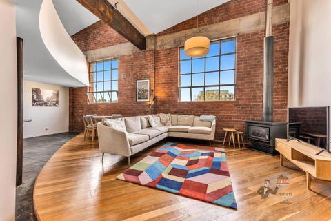 Rooftop Warehouse In Fitzroy - Phillip Island Accommodation 0