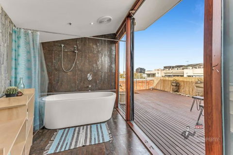 Rooftop Warehouse In Fitzroy - Phillip Island Accommodation 1