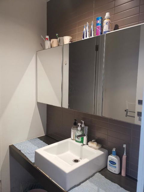 Room With King-size Bed Close To Melbourne CBD & Southern Cross Station - Phillip Island Accommodation 2