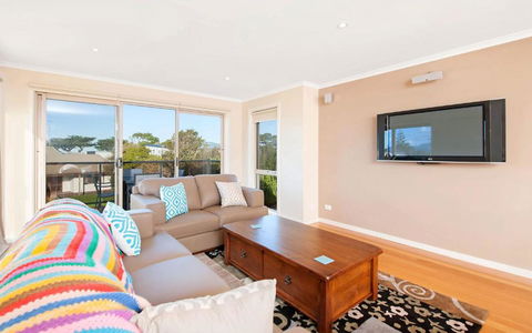 Rose - Phillip Island Accommodation 1