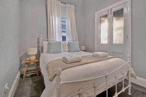 Rose Cottage - Stroll To CBD, Leafy Setting - Phillip Island Accommodation 2