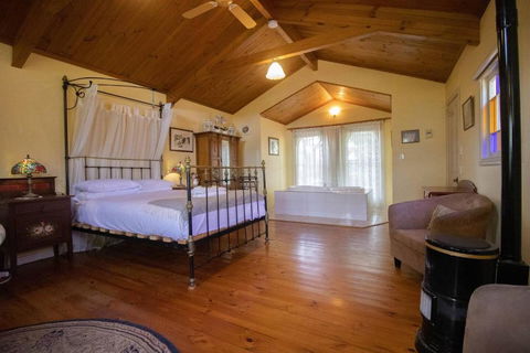 Rose Petal Cottage - Phillip Island Accommodation 0