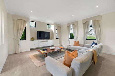 Roselawn Retreat - Pool, Incredible Views, Sleeps 8 - Phillip Island Accommodation 1
