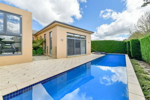 Roselawn Retreat - Pool, Incredible Views, Sleeps 8 - Phillip Island Accommodation 3