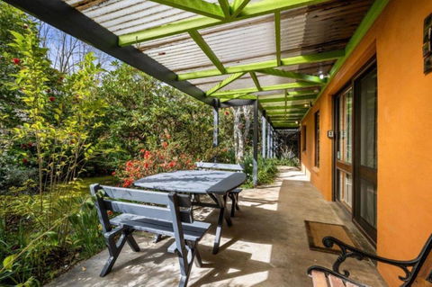 Roses On The River - An Absolute River Frontage Cottage - Phillip Island Accommodation 2