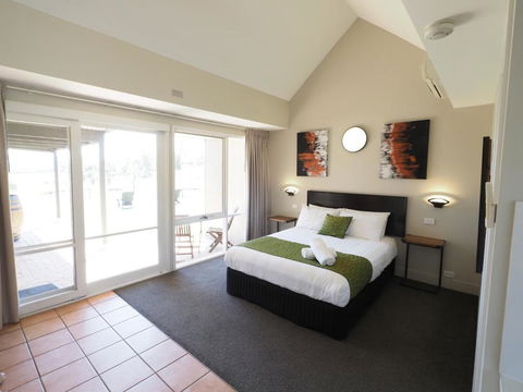 Rothbury Downs - Phillip Island Accommodation 2
