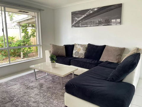 Runaway Bay Family Haven With 4beds - Phillip Island Accommodation 0