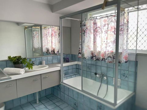 Runaway Bay Family Haven With 4beds - Phillip Island Accommodation 2