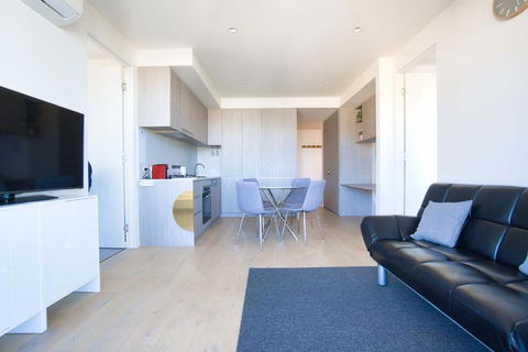 Rundle Retreat - 2BR Apartment With Stunning Views - Phillip Island Accommodation 3