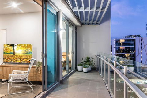 Russell St. Retreat Near Brisbane Convention Centre - Phillip Island Accommodation 2