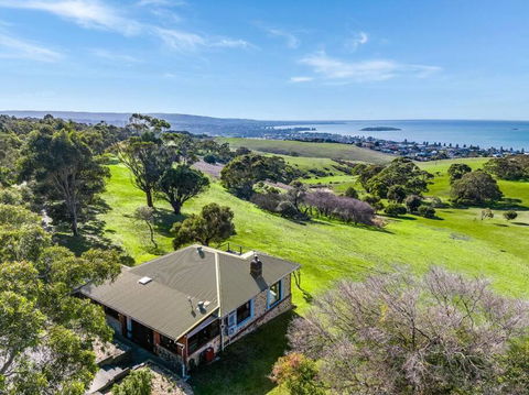 Rustic Cottage - Phillip Island Accommodation 3