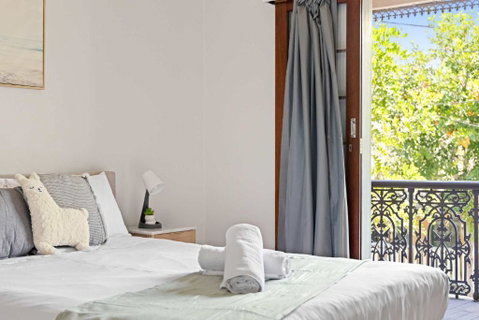 Rustic Queen Room In Glebe - Next To USYD - Shared Bathroom - Phillip Island Accommodation 1
